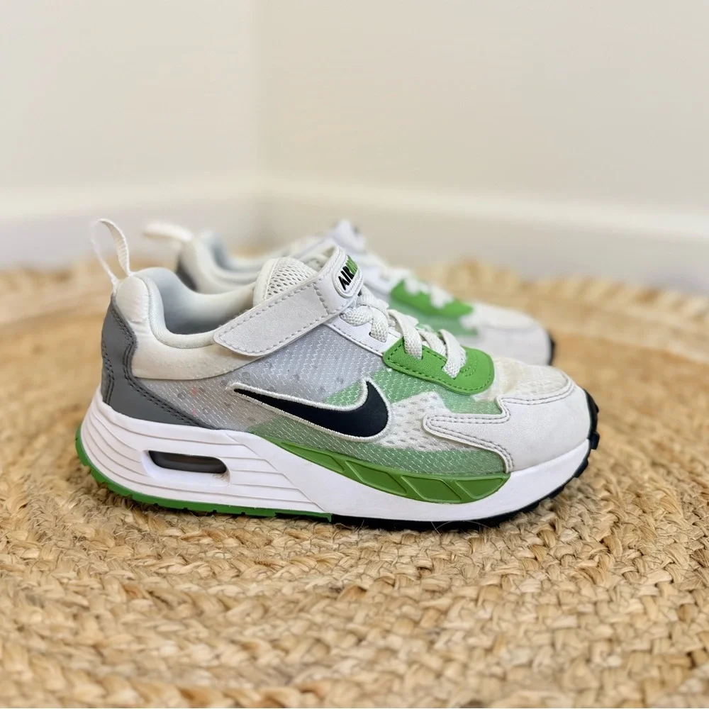 🌾Nike Solo with Air‎ Max Technology